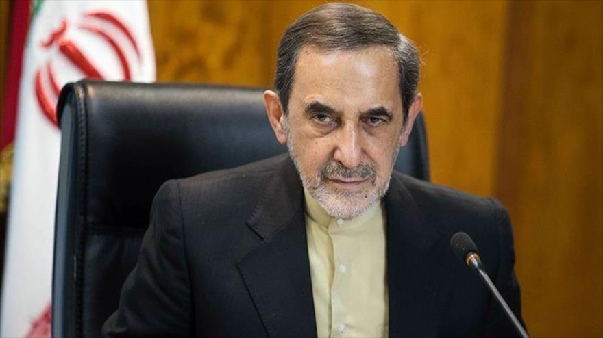 Ali Akbar Velayati, el director del Centro de Estudios Estratégicos del Consejo de Discernimiento del Sistema de la República Islámica de Irán.