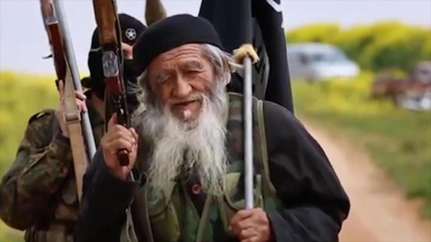 Un miembro anciano del grupo terrorista EIIL (Daesh, en árabe).