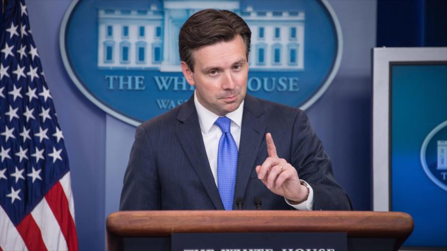 El portavoz de la Casa Blanca, Josh Earnest, en una rueda de prensa celebrada en la Casa Blanca, en Washington, 11 de julio de 2016.