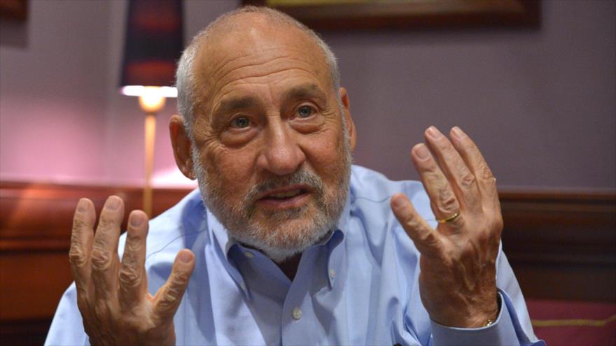 Joseph Stiglitz, premio Nobel de Economía en 2001, durante una entrevista en París, capital de Francia, 31 de agosto de 2015.