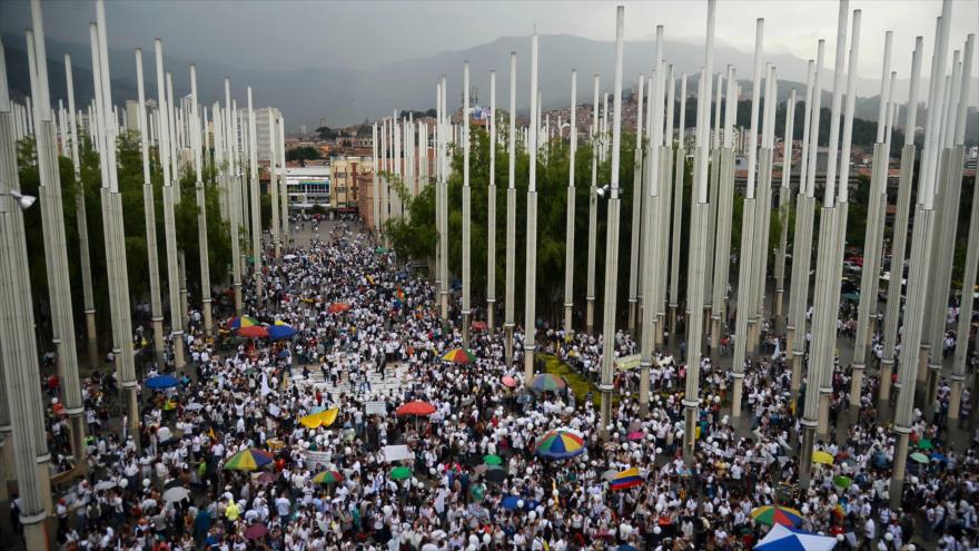 Marcha multitudinaria en la ciudad de Medellín, la capital antioqueña, a favor de la reconciliación y la paz, 7 de octubre de 2016.