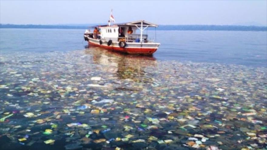 El mar Mediterráneo tiene alrededor de 1500 toneladas de plásticos en sus aguas.