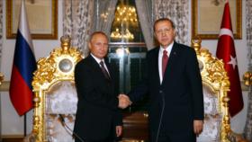 Putin y Erdogan abordan crisis siria y acuerdan normalizar lazos