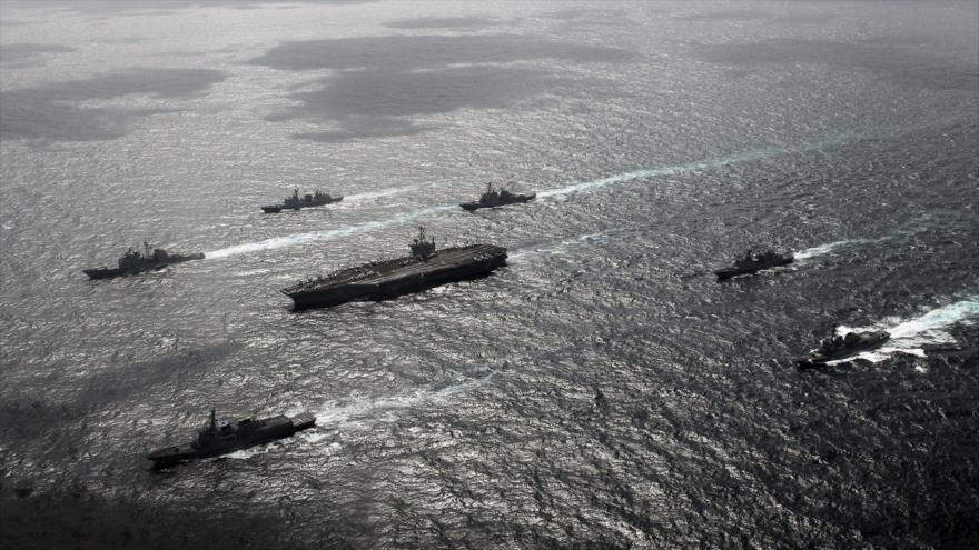 Buques de guerra estadounidenses y surcoreanos durante un ejercicio militar conjunto en el Mar de Japón en 2009.