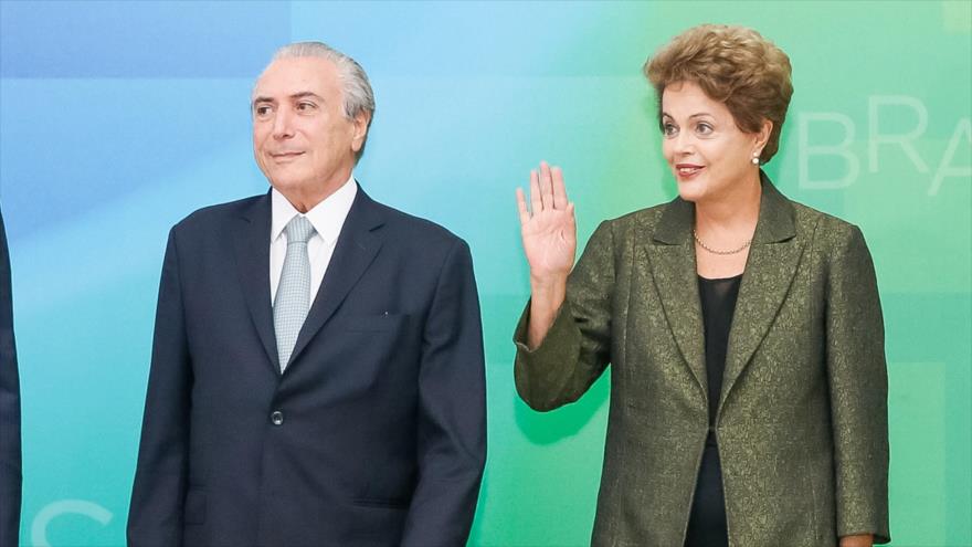 La entonces presidenta de Brasil, Dilma Rousseff, durante la presentación de Michel Temer como su vicepresidente en el Palacio de Planalto, en Brasilia (capital), 16 de abril de 2015.