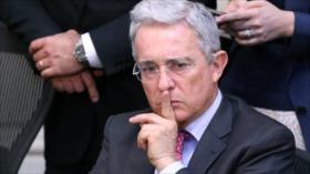 ¡Premio Nobel de la Guerra!: Uribe bloquea la paz en Colombia