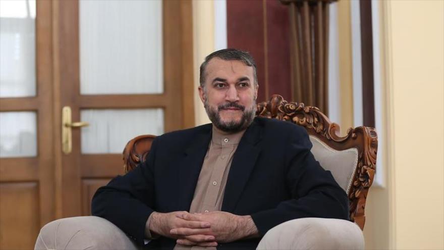 Husein Amir Abdolahian, director general para Asuntos Internacionales de la Asamblea Consultiva Islámica de Irán (Mayles), durante una reunión oficial, 2 de octubre de 2016.