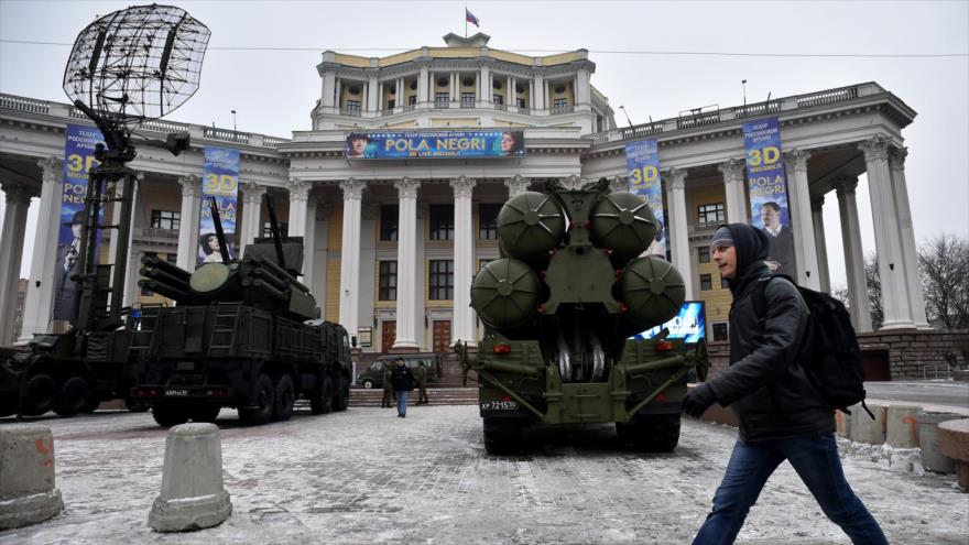 Sistemas de defensa antiaérea S-400, de fabricación rusa, en Moscú (capital de Rusia).