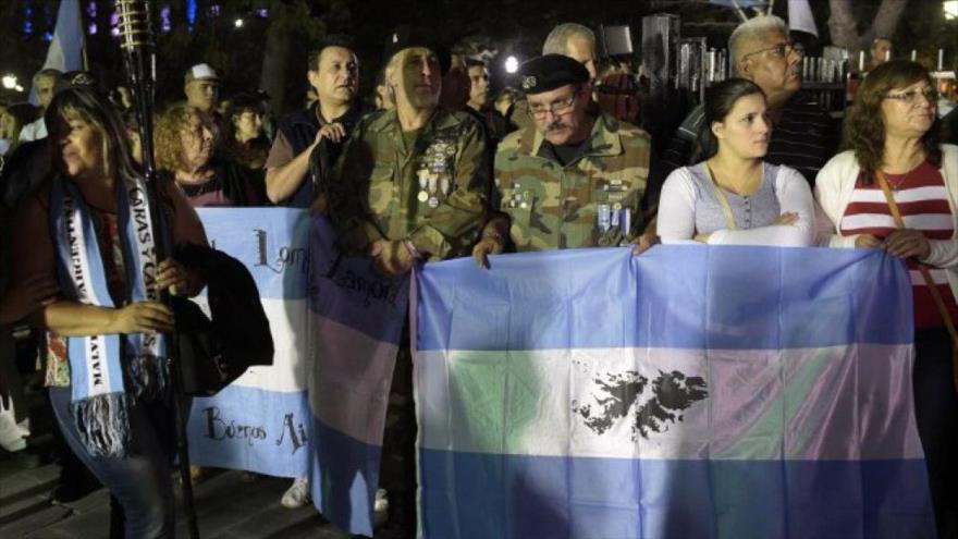 Argentinos protestan por ejercicios militares británicos en Malvinas, 14 octubre 2016.