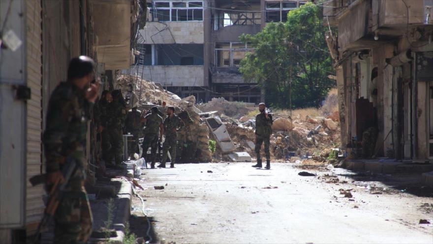 Fuerzas del Ejército sirio durante una operación antiterrorista en la ciudad siria de Alepo, 6 de octubre.