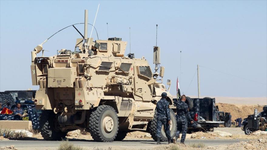 Un vehículo de combate blindado estadounidense en la base militar Al-Qayyarah, situada al sur de la ciudad de Mosul (norte de Irak), 16 de octubre de 2016.