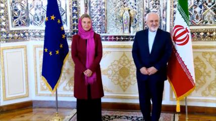  Zarif aborda crisis siria con Mogherini y su par holandés