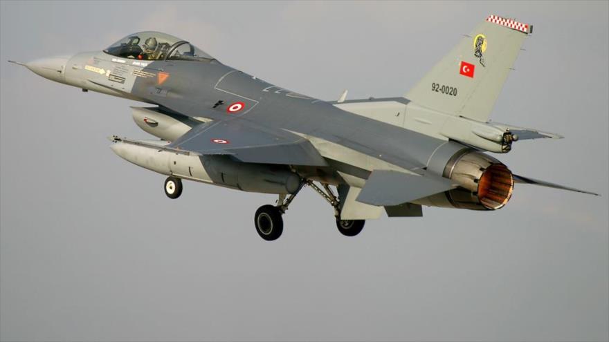 Avión de combate del Ejército turco, tipo F-16.