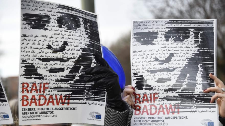ONG de Derechos Humanos y Amnistía Internacional piden la liberación de Raif Badawi frente a la embajada de Arabia Saudí en Berlín, enero del 2016.