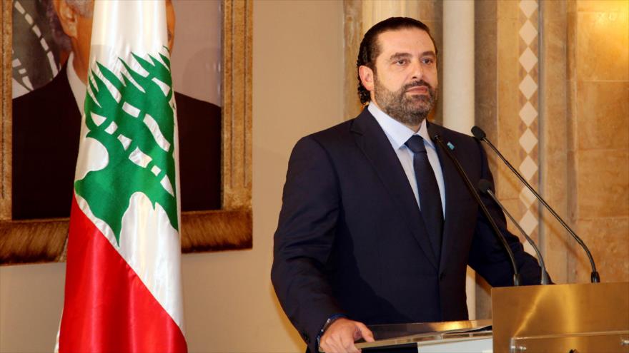 El ex primer ministro de El Líbano, Saad Hariri, anuncia su apoyo a la candidatura de Michel Aoun a la presidencia del país en una rueda de prensa en Beirut, la capital, 20 de octubre de 2016. 