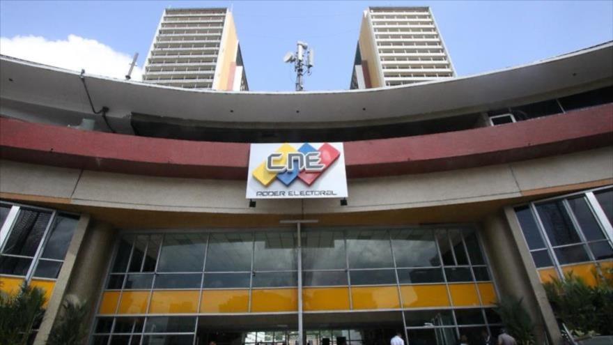 Venezuela suspende recolección de firmas del revocatorio a Maduro