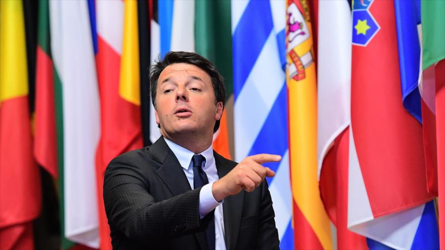 El primer ministro italiano, Matteo Renzi, en la cumbre de líderes de la Unión Europea en Bruselas, capital de Bélgica, 21 de octubre de 2016.