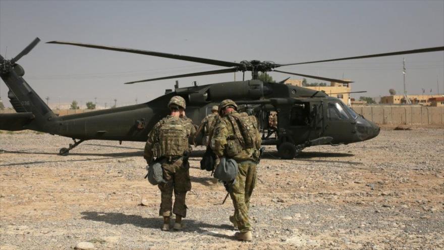 Soldados estadounidenses abandonan el cuartel general del comando de operaciones conjuntas de Nínive para hacer un recorrido por los alrededores de la ciudad de Mosul, norte de Irak, 19 de octubre de 2016.