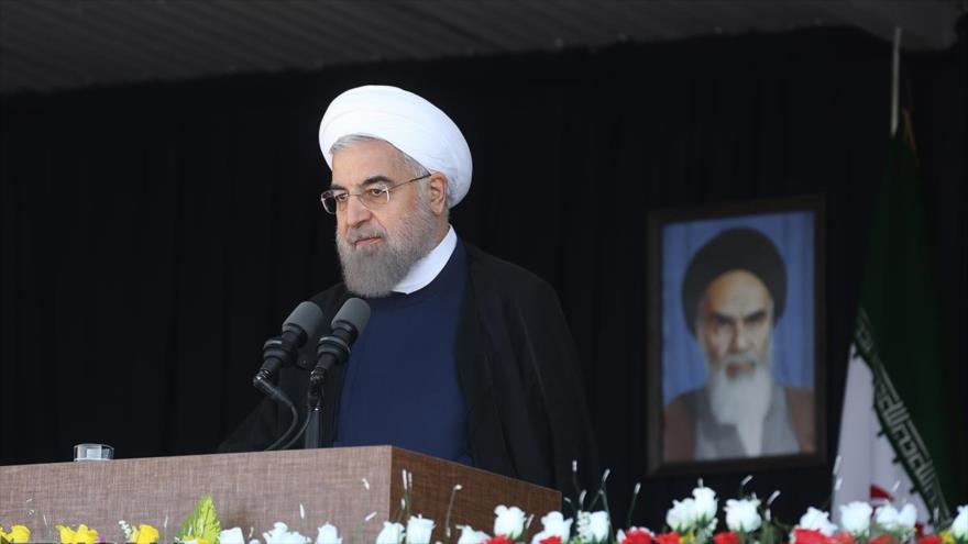 El presidente iraní, Hasan Rohani, pronuncia un discurso en la ciudad de Jomein, en la provincia central de Markazi, 24 de octubre de 2016.