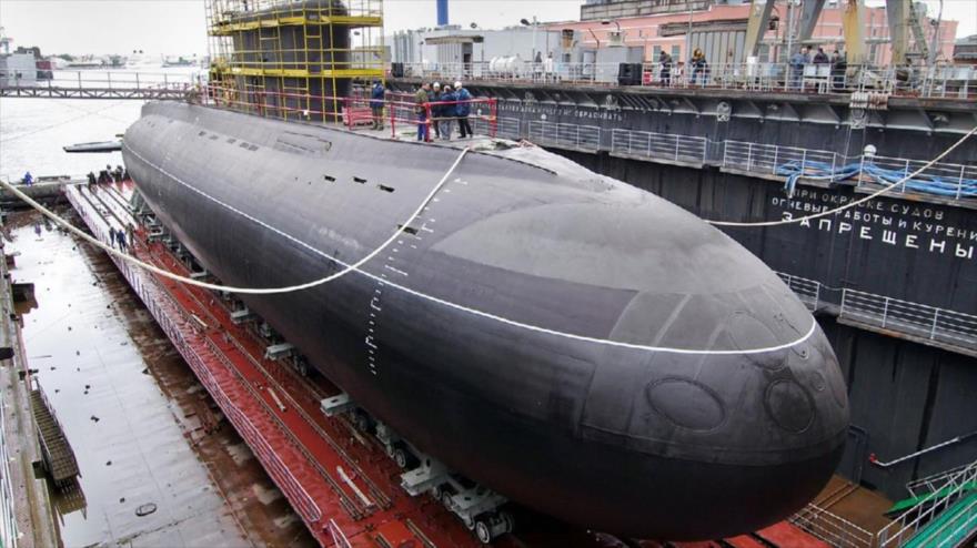 Rusia lanza su último submarino invisible