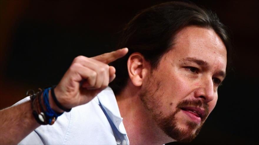 Iglesias critica al PSOE por permitir gobernar al PP corrupto