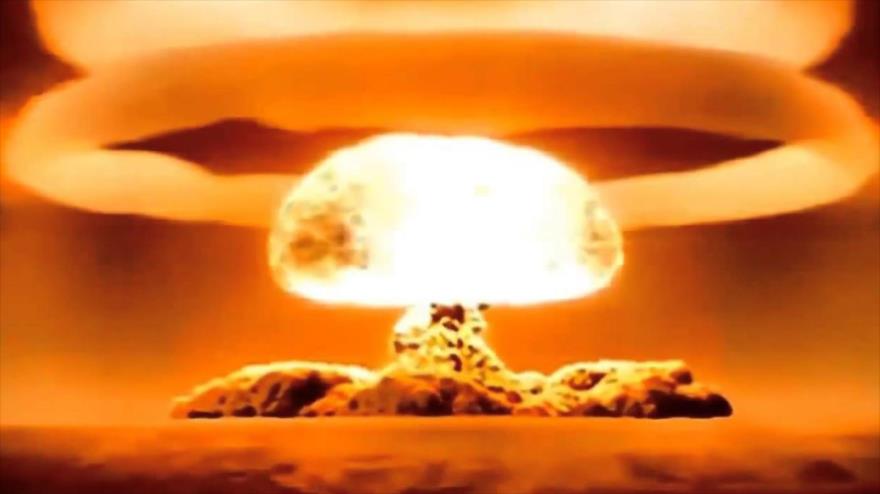 La explosión de la bomba nuclear Tsar, con una potecia destructiva equivalente a 57 megatones de TNT, ensayada por la antigua Unión Soviética.