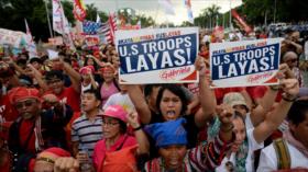 Filipinos saludan llamada de Duterte al retiro de tropas de EEUU