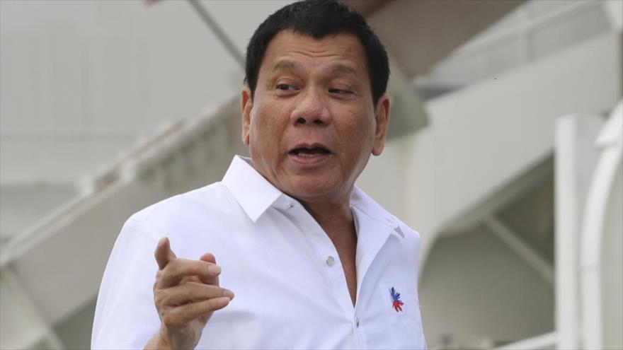 Presidente filipino promete a Dios no volver a decir ‘palabrotas’
