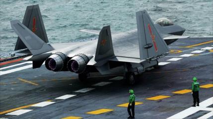 China presenta su nuevo caza furtivo, el J-20 de 5ª generación