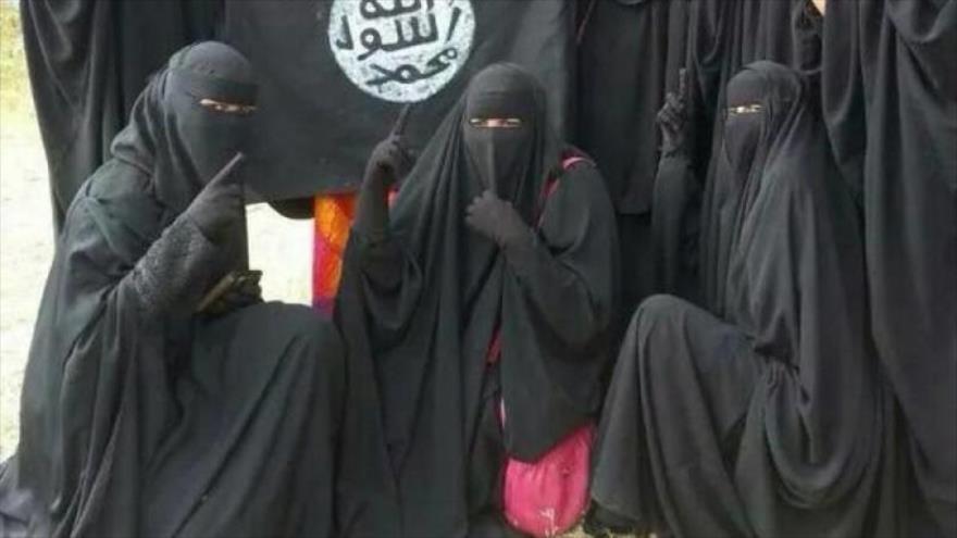 Mujeres que operan en las filas del grupo terrorista Daesh.