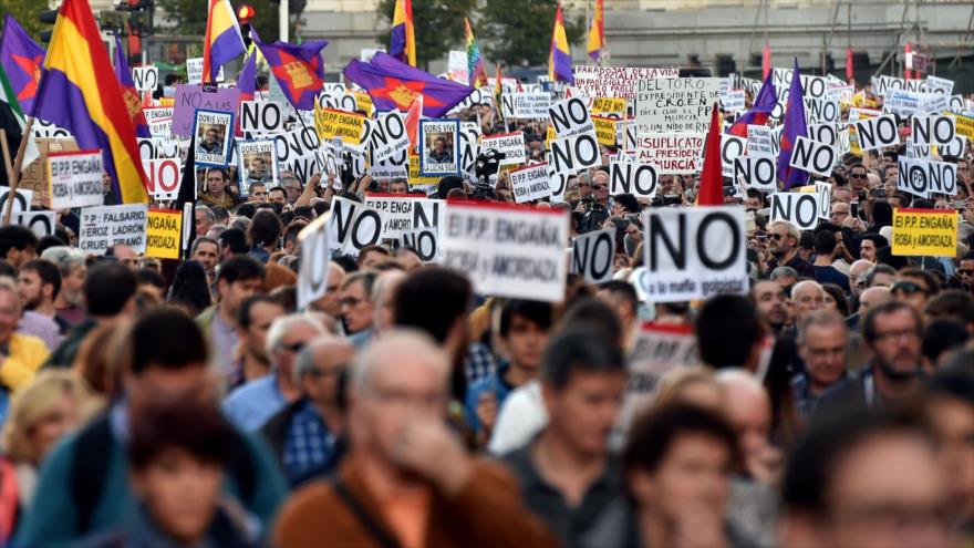 Madrileños se manifiestan contra la investidura de Rajoy