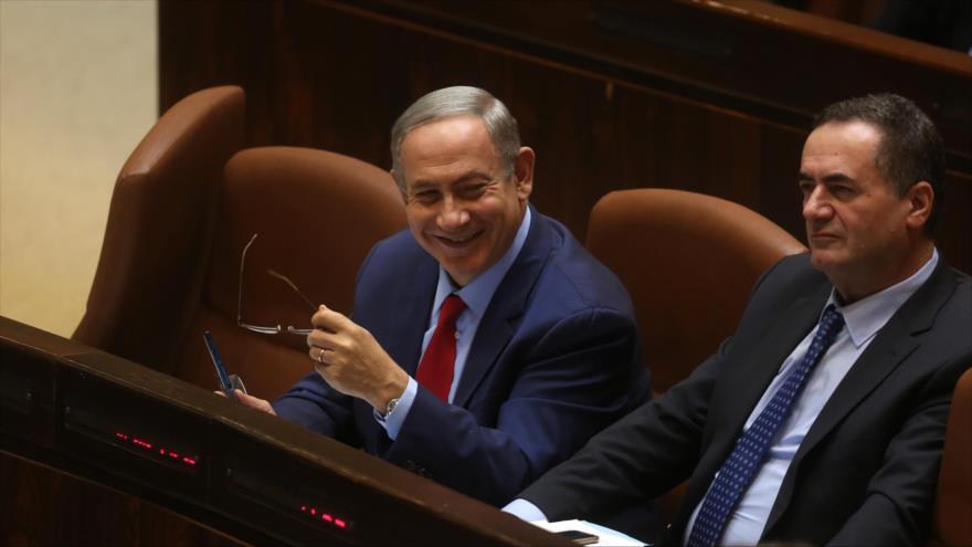 El primer ministro del régimen de Israel, Benyamin Netanyahu (izda.), en una sesión parlamentaria, 31 de octubre de 2016.