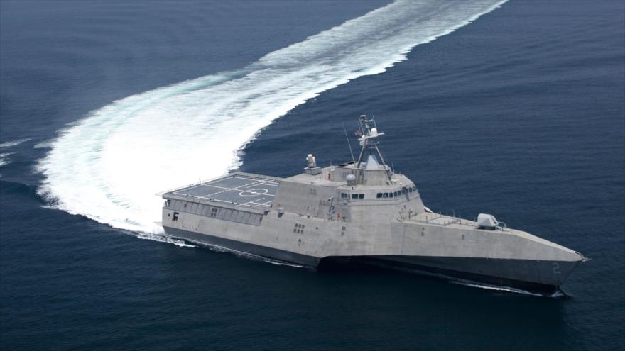 Un buque de combate litoral USS Montgomery (LCS 8) de la Marina de Estados Unidos.