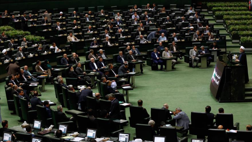 Discurso del presidente iraní, Hasan Rohani, ante el Parlamento de Irán, antes de la votación para rechazar o aprobar a los tres nuevos candidatos para ocupar las carteras vacantes del Gobierno, 1 de noviembre de 2016.