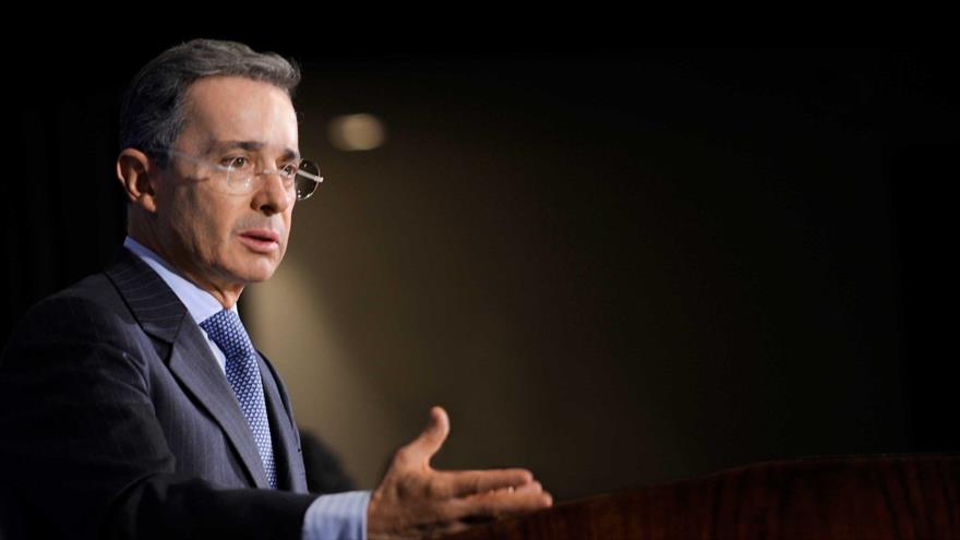 Uribe: Prefiero dialogar con las FARC a pelear con Santos