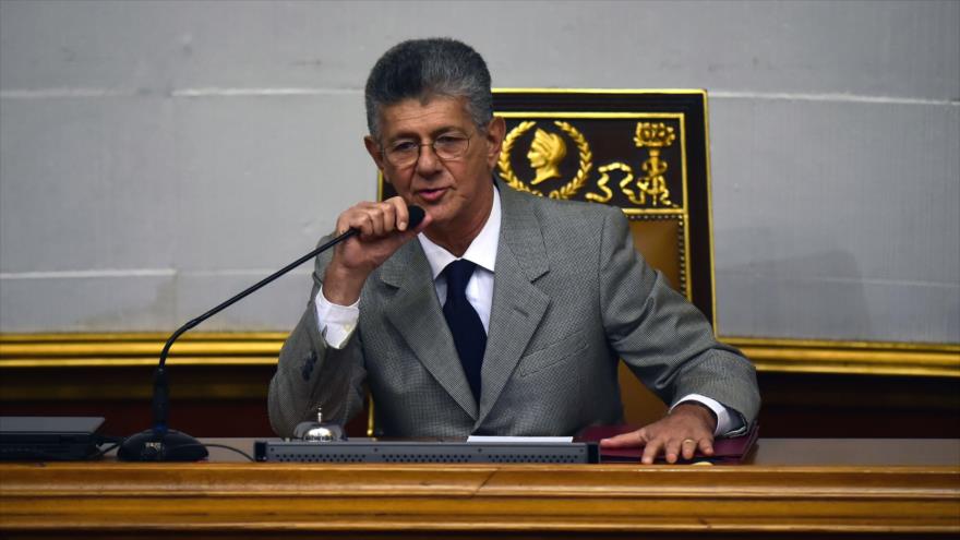 Oposición suspende juicio contra Maduro en pro del diálogo