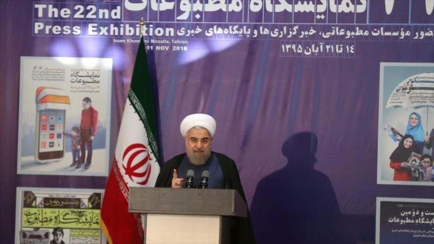 Presidente de Irán, Hasan Rohani, durante un discurso ofrecido en la XXIIª Exposición de Prensas en Teherán (Irán), 5 de noviembre de 2016.