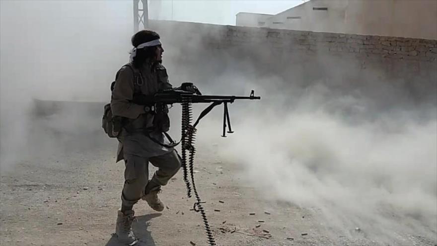 Un integrante del grupo terrorista EIIL (Daesh, en árabe) en Irak.