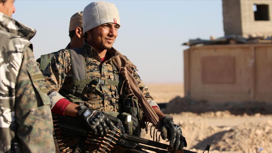 Las llamadas Fuerzas Democráticas de Siria (FDS) a unos 50 kilómetros al norte de la ciudad siria de Al-Raqa (norte), 6 de noviembre de 2016.