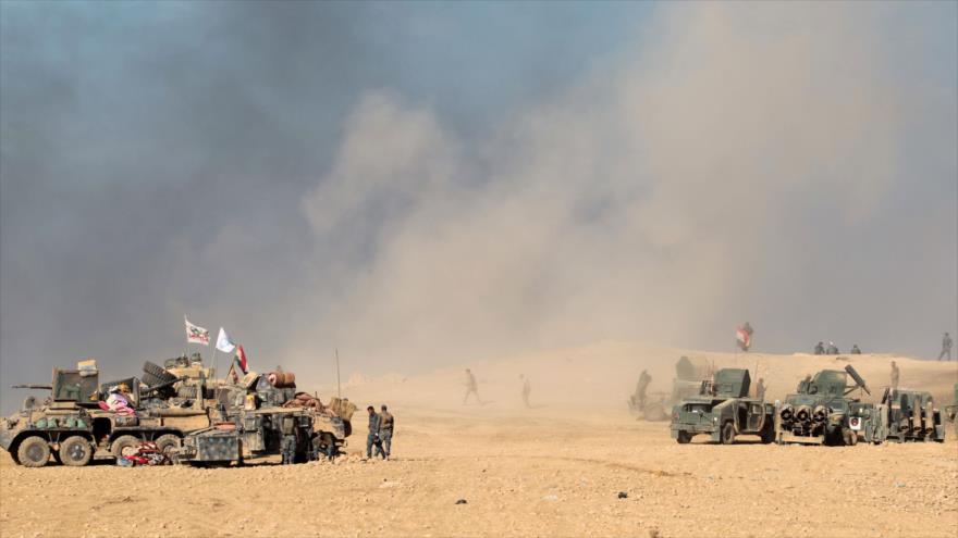Las fuerzas iraquíes avanzan hacia el área de Hamam al-Alil, al sur de Mosul (norte), 6 de noviembre de 2016.