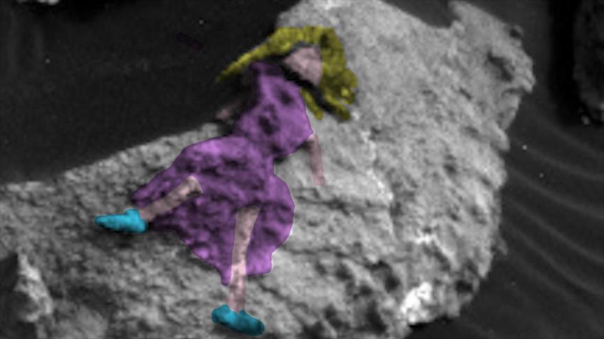 El rover Curiosity ha descubierto lo que se asemeja a una mujer ataviada con un vestido y recostada sobre una roca en Marte.