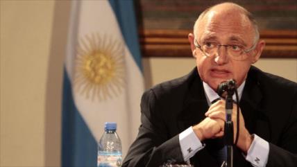 Argentina investigará a excanciller por traición a la patria