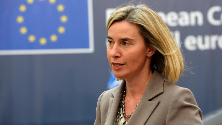 La jefa de la Diplomacia europea, Federica Mogherini, llega a una cumbre de los líderes de la Unión Europea (UE) en Bruselas, 20 de octubre de 2016.