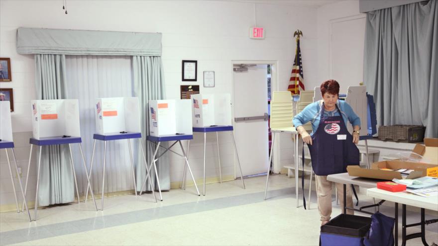 Un colegio electoral se prepara para las elecciones presidenciales en Florida, sureste de Estados Unidos, 8 de noviembre de 2016.