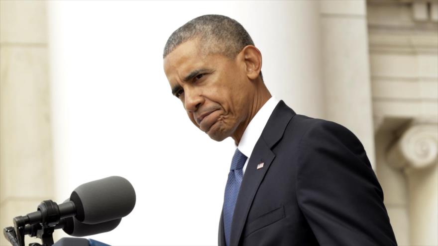 El presidente saliente estadounidense Barack Obama habla en una ceremonia para conmemorar el Día de los Veteranos en el cementerio nacional de Arlington en Arlington, Virginia (este), 11 de noviembre de 2016.