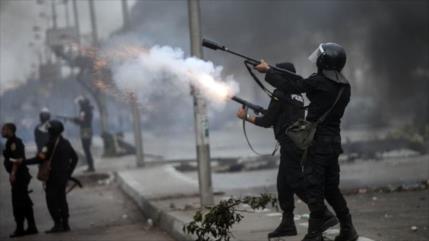 Policía egipcia reprime brutalmente las protestas contra recortes