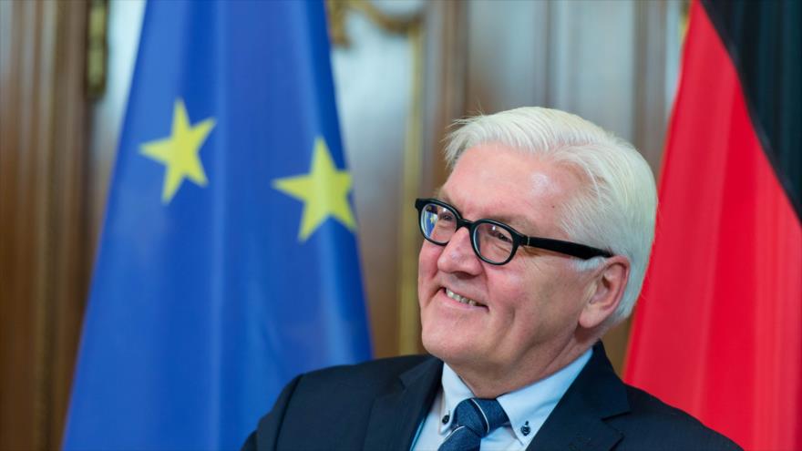 El ministro de Relaciones Exteriores de Alemania, Frank-Walter Steinmeier, en las conversaciones con los países escandinavos en la Villa Borsig, 8 de noviembre de 2016.