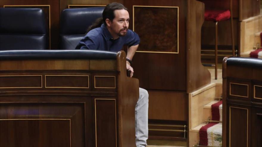 El líder del partido Podemos, Pablo Iglesias, asiste a la apertura de la XII Legislatura española, 17 de noviembre de 2016.