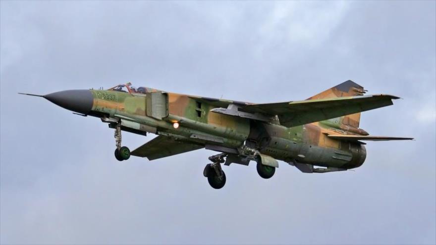 Un avión de guerra tipo MiG-23 de las Fuerzas Aéreas de Siria.