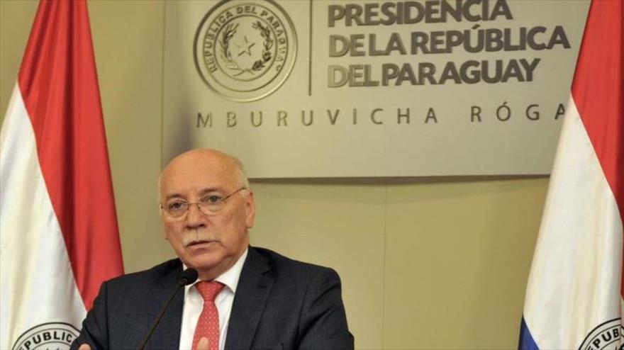 El canciller de Paraguay, Elodio Loizaga, en una conferencia de prensa, 21 de noviembre de 2016.